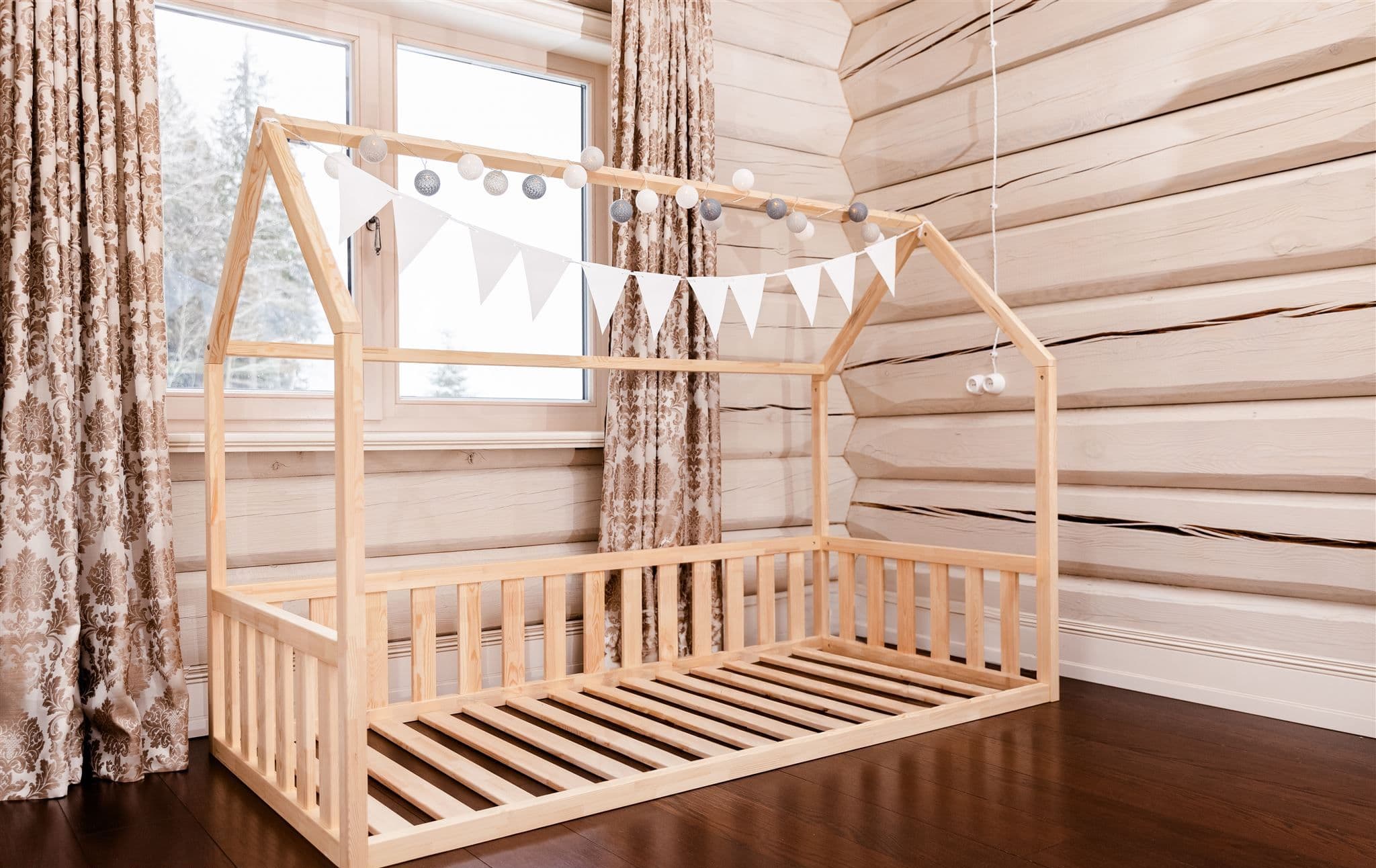Koka mājiņgultas pamatne ar integrētu līstu režģi pareizai matrača ventilācija