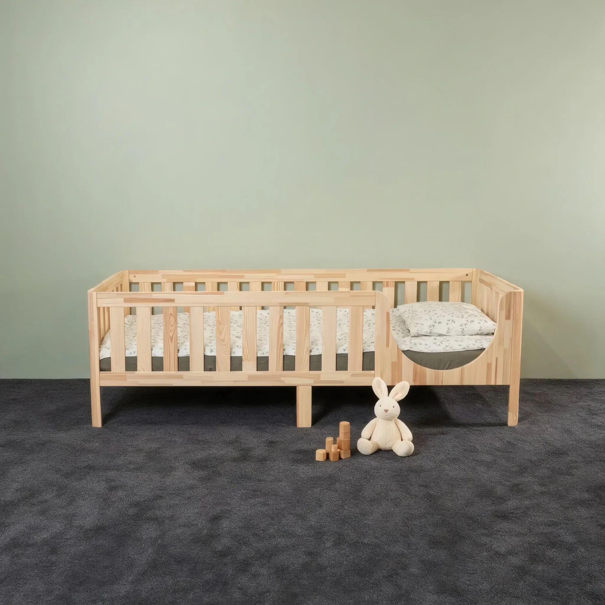 Letto Montessori su gambe con sponde protettive e ingresso semicircolare, anteprima